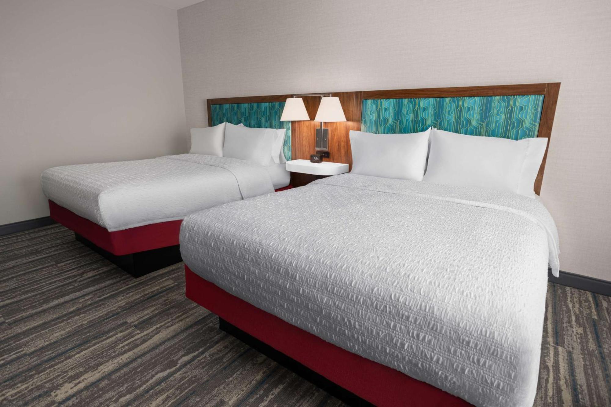 Hampton Inn Cleveland-Airport/Tiedeman Road Brooklyn Exterior photo